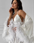 Elegantes Hochzeitskleid mit Zarten Federdetails 1