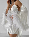 Elegantes Hochzeitskleid mit Zarten Federdetails 3
