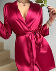 Elegantes Kurzkleid mit Gürtel für stilvolle Auftritte 1