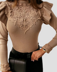 Elegantes Langarmshirt mit Puffärmeln und Spitze 0