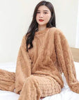 Elegantes Pyjama Set für entspannte Nächte 2