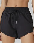 Sportliche Schwimmshorts mit praktischer Tasche 0