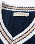 Ärmellose Strickweste mit V-Ausschnitt 4