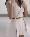 Ärmelloser Jumpsuit mit Wickeloptik für elegante Anlässe 3