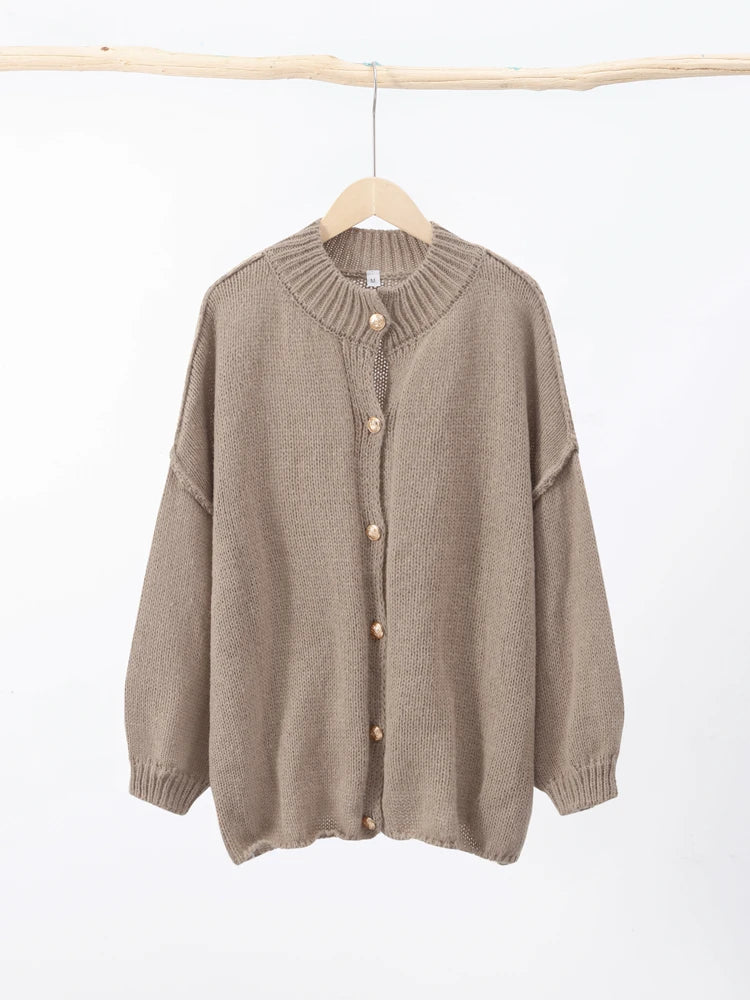 Bequeme Strickjacke mit Geripptem Ausschnitt 6