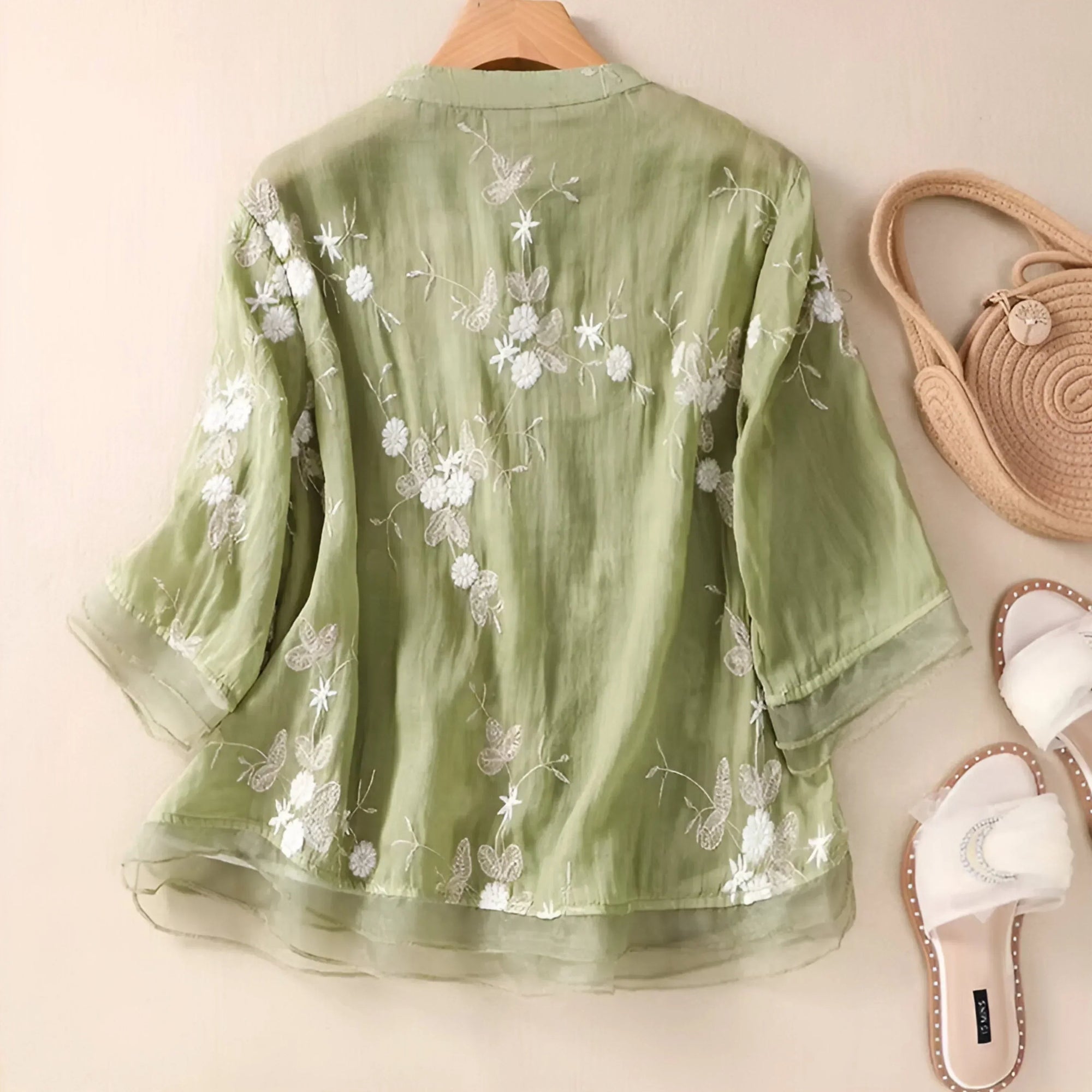 Bestickte Bluse mit klassischem Knopfdesign 3