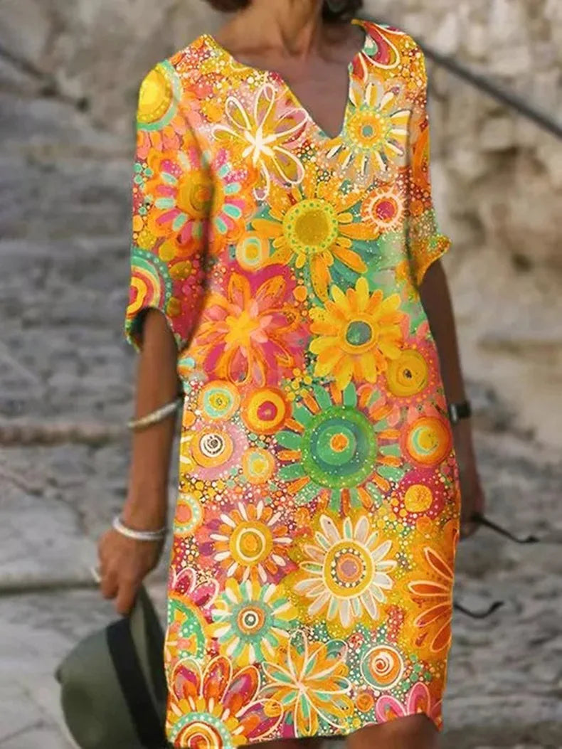 Blumenkleid mit V-Ausschnitt und floralem Design – Elegante Damenmode für jeden Anlass 2