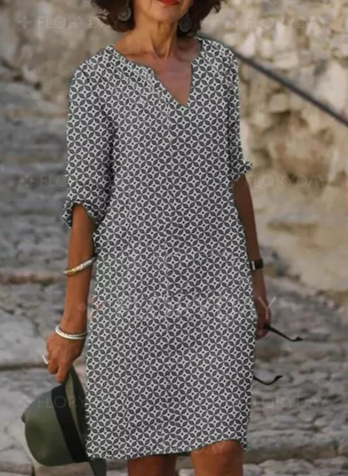 Damen Sommerkleid mit V-Ausschnitt und geometrischem Muster – Bequeme Passform für sonnige Tage 4