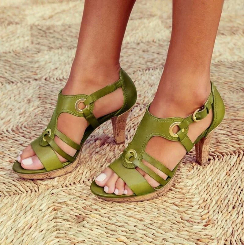 Elegante Damenschuhe für unvergessliche Sommerabende 2