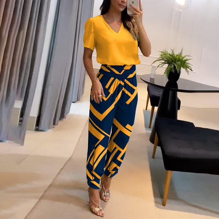 Eleganter Jumpsuit mit auffälligem Print und fließender Passform – Ideal für jeden Anlass 2