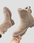 Elegante Samtstiefel für stilvolle Wintertage 1