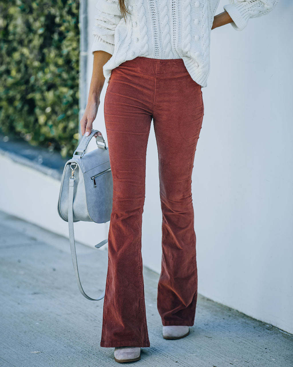 Elegante schmale Schlaghose für Damen – Stilvoll und vielseitig für jeden Anlass 3