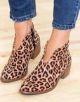 Elegante Stiefel mit verführerischem V-Ausschnitt 1