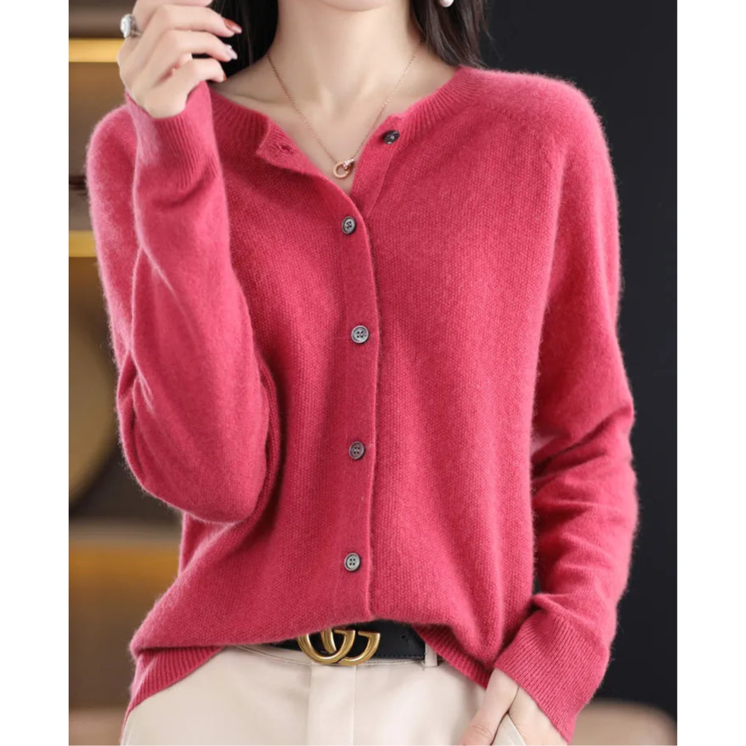 Elegante Strickjacke mit Rundhalsausschnitt für jeden Anlass 0