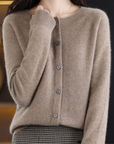 Elegante Strickjacke mit Rundhalsausschnitt für jeden Anlass 10