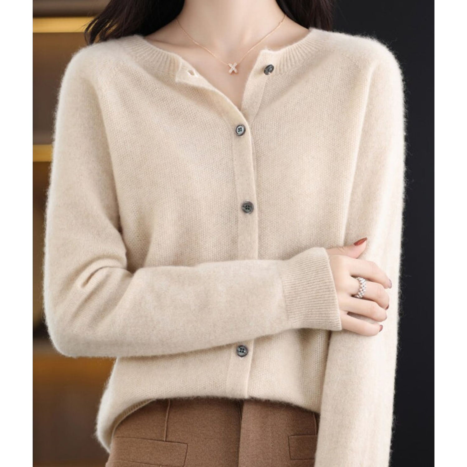 Elegante Strickjacke mit Rundhalsausschnitt für jeden Anlass 12