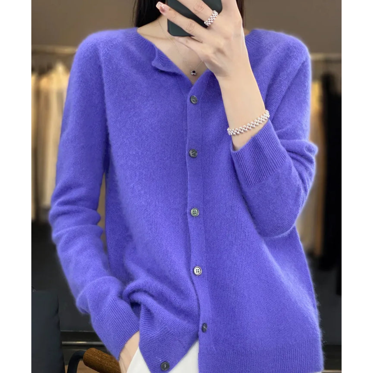 Elegante Strickjacke mit Rundhalsausschnitt für jeden Anlass 2