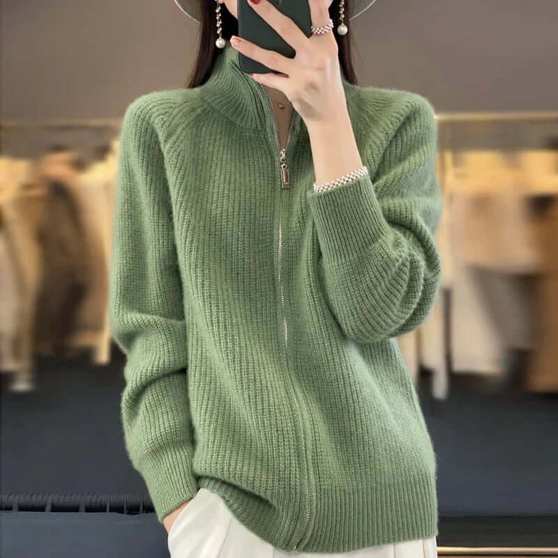 Elegante Strickjacke mit hohem Kragen 0