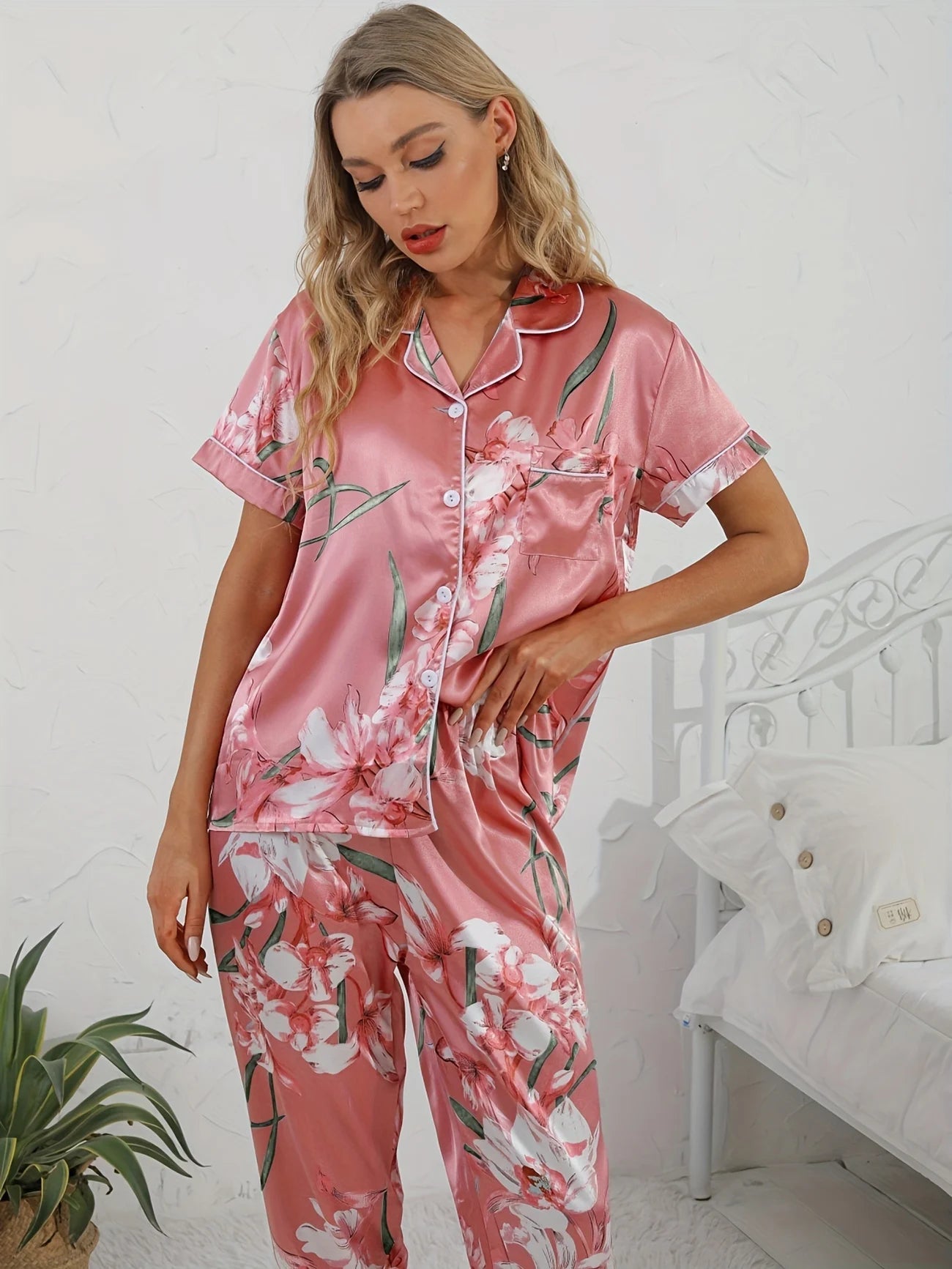 Eleganter Damen Pyjama mit Floralem Design 0
