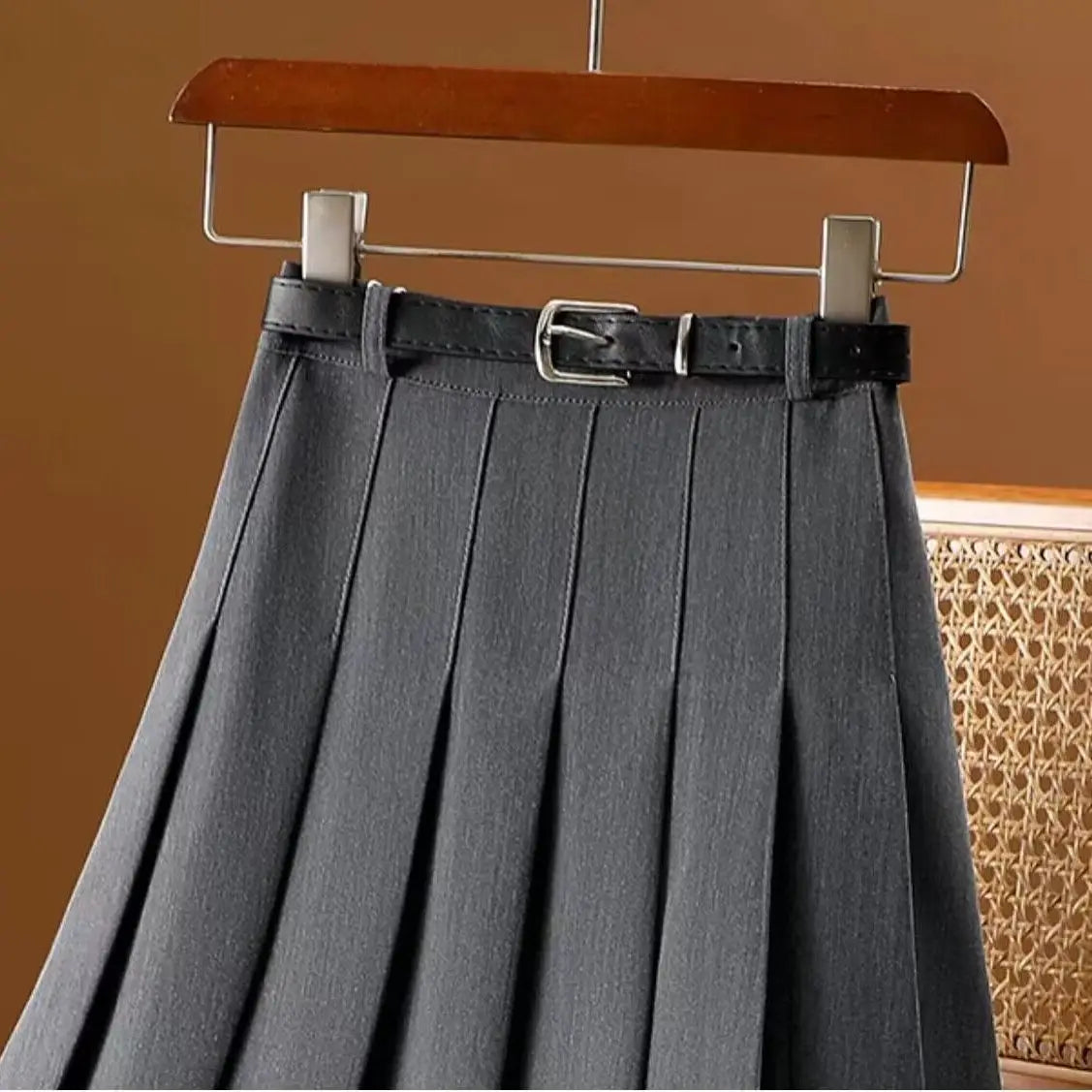 Eleganter Freizeitrock aus hochwertigem Stoff – Bequeme Passform für stilvolle Anlässe 3