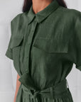 Eleganter Jumpsuit mit Taillengürtel für Sommernächte 1