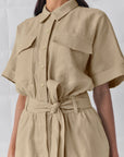 Eleganter Jumpsuit mit Taillengürtel für Sommernächte 5