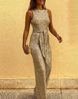 Eleganter V-Ausschnitt Jumpsuit mit taillierter Passform für Hochzeiten und festliche Anlässe 3