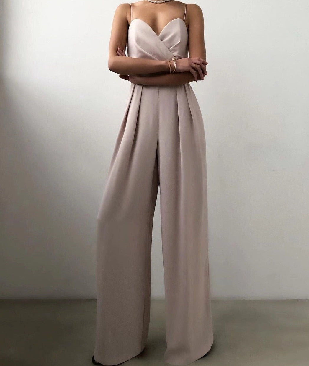 Eleganter Jumpsuit mit weitem Bein für besondere Anlässe 1