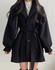 Eleganter Trenchcoat mit Gürtel für besondere Anlässe 0