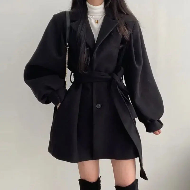 Eleganter Trenchcoat mit Gürtel für besondere Anlässe 3