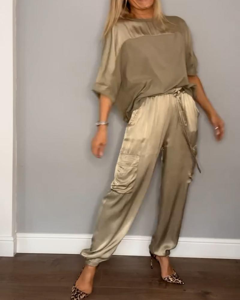Eleganter Damen Zweiteiler aus Satin für Sommeranlässe – Stilvolles Hemd und maßgeschneiderte Hose 3