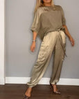 Eleganter Damen Zweiteiler aus Satin für Sommeranlässe – Stilvolles Hemd und maßgeschneiderte Hose 3