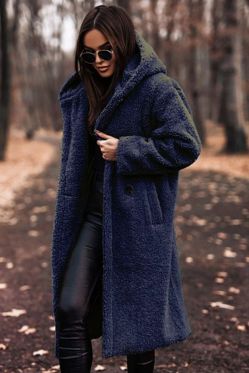 Eleganter langer Wintermantel mit Kapuze 1