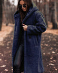 Eleganter langer Wintermantel mit Kapuze 1
