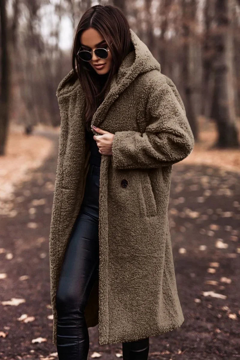 Eleganter langer Wintermantel mit Kapuze 9