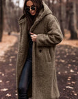 Eleganter langer Wintermantel mit Kapuze 9