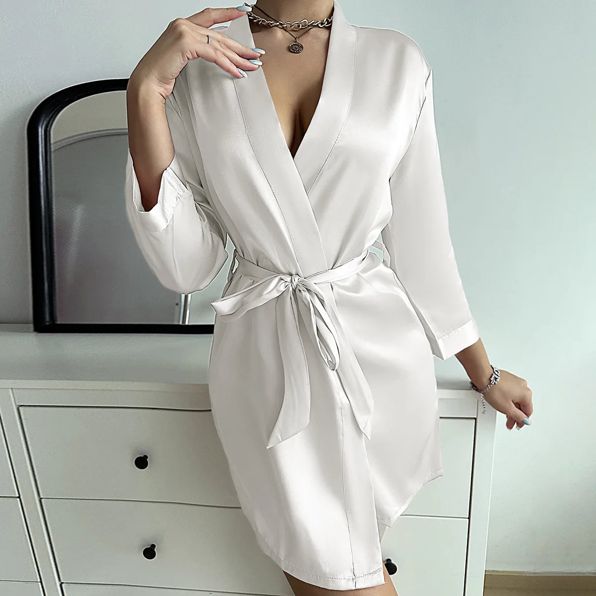 Elegantes Kurzkleid mit Gürtel für stilvolle Auftritte 7