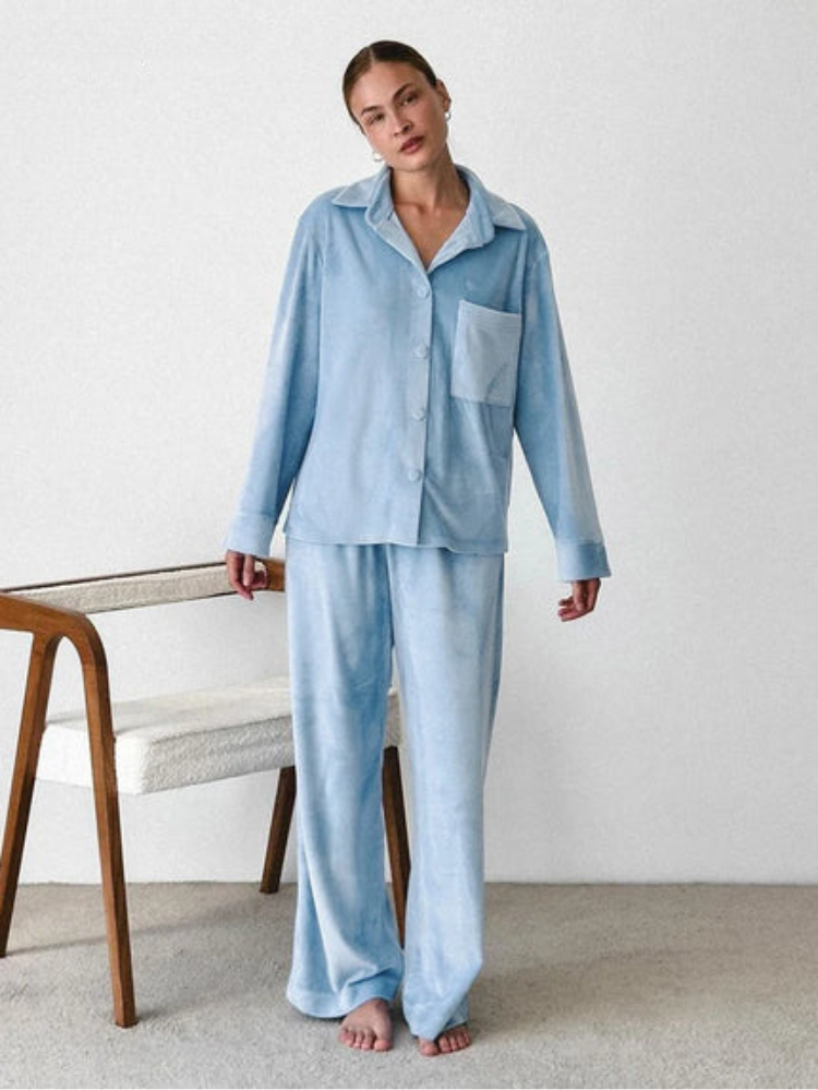 Elegantes Pyjama Set für entspannte Nächte 2