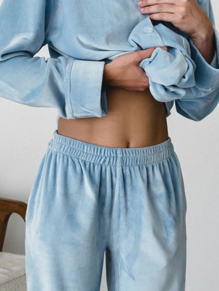 Elegantes Pyjama Set für entspannte Nächte 3