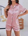 Elegantes Pyjama Set für entspannte Nächte 9