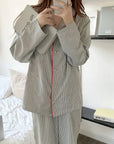 Elegantes Pyjama Set mit Gestreiftem Design 3