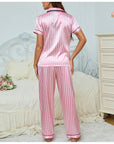 Elegantes Pyjama Set mit Gestreiftem Design 3