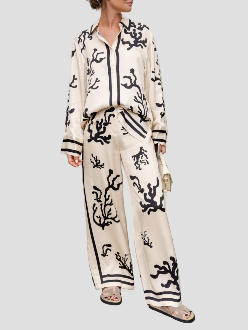 Elegantes Pyjama Set mit Seidigem Glanz 0