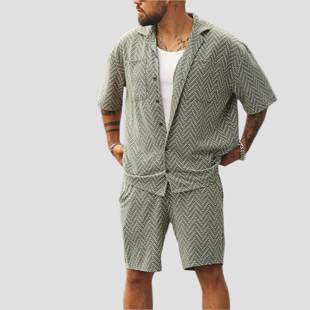 Elegantes Sommeroutfit mit fließendem Schnitt und weichem Material – Ideal für warme Tage 1