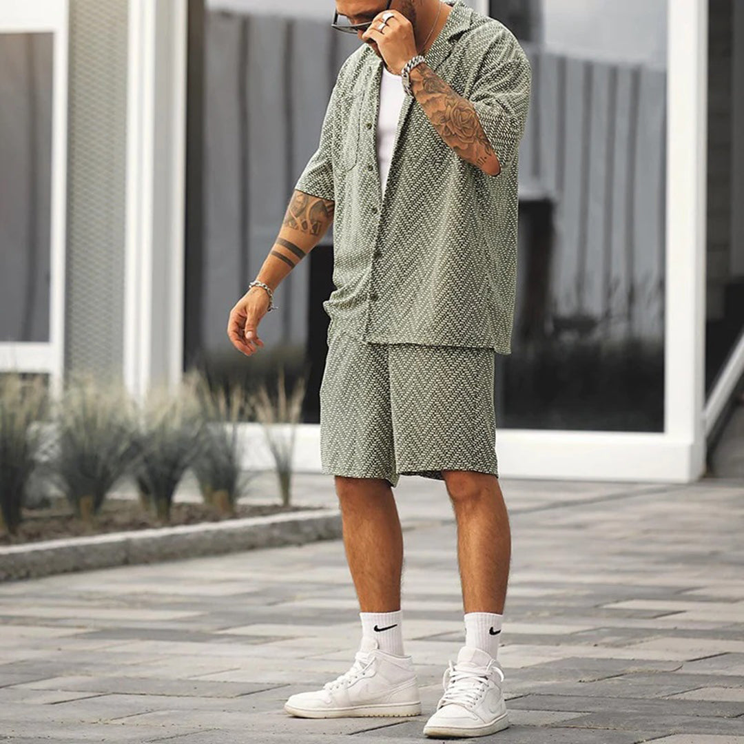 Elegantes Sommeroutfit mit fließendem Schnitt und weichem Material – Ideal für warme Tage 3