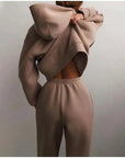 Elegantes Winterset mit Hoodie und Hose für stilvolle Gemütlichkeit 3