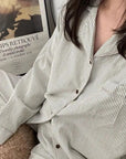 Gestreiftes Pyjama Set mit elegantem Schnitt 0