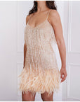 Glamouröses Cocktailkleid mit Pailletten und Federn – Perfekt für Hochzeiten und besondere Anlässe 13