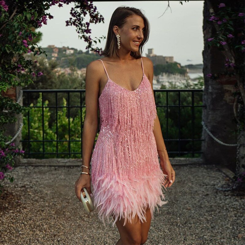 Glamouröses Cocktailkleid mit Pailletten und Federn – Perfekt für Hochzeiten und besondere Anlässe 9