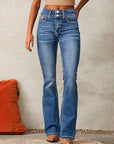 Hoch taillierte Flared Jeans mit Retro-Charme 0